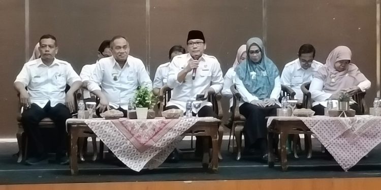 Pemerintah Kota (Pemkot) Metro Menggelar Monitoring Pengan Seluruh Lurah, Camat Dan Para Pamong Di Bumi Sai Wawai.