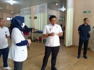 Foto:Wakil Wali Kota Metro, Dr. M. Rafieq Adi Pradana, saat melakukan sidak ke IGD RSUD Ahmad Yani Metro. 
